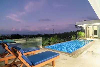 Image de Luxurious 4-bedroom villa with sea, jungle views, infinity pool, and expansive terrace