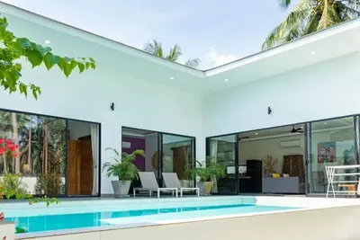 Image de Elegant 2-bedroom villa with private pool, lush garden, and spacious terrace