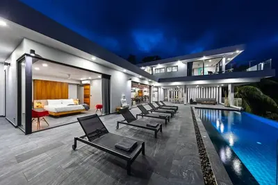 Image de 4-bedroom villa in Chaweng Noi with infinity pool, panoramic views, and modern luxury