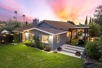 Image de Modern Oceanside Stay w/ Yard & Chill Vibes
