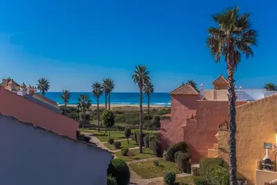 Image de Lovely beachfront villa in a top urbanization