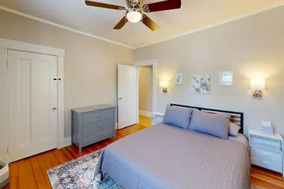 Image de Spacious 2 Bedroom 1 Bath apt