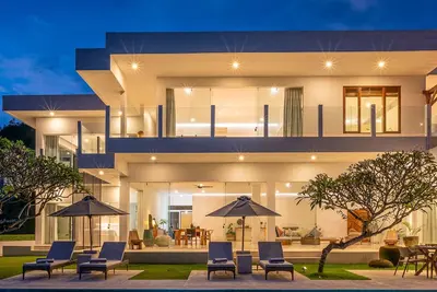 Image de Chic Hilltop Getaway with Breathtaking Ocean Views - East Bali