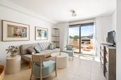 Image de Rdr487 - Modern Duplex Penthouse in gated complex