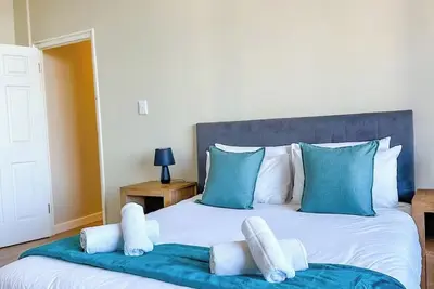 Image de Stylish 2-Bedroom Apartment with Stunning City Views and Modern Comforts