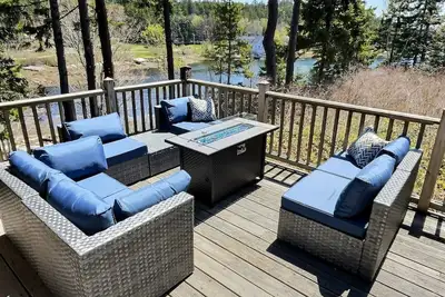 Image de Charming 3-bedroom cottage in Southport with water views and close to Boothbay.
