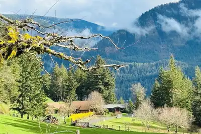 Image de Cozy Farmstead with River Views on 80 acres