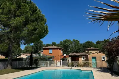 Image de Maison climatisée avec piscine, Le Laurier du Golf