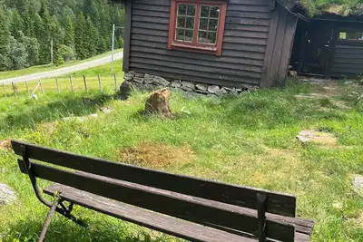 Tradisjonell norsk hytte i Rasdalen