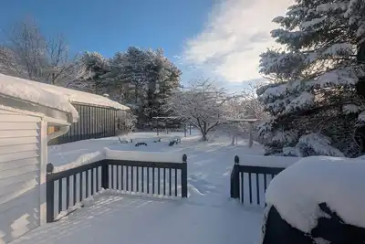 Image de Welcome to the Starry Night Cabin, your perfect year-round getaway!