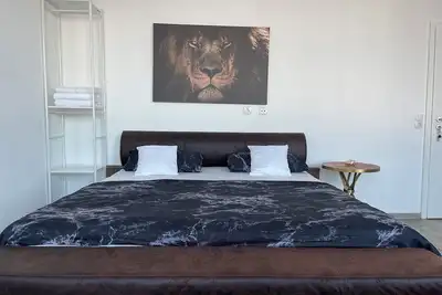 Image de Spacious 5-bedroom apartment Kassel city center: Perfect for groups and families