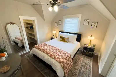 Charming Upstairs Historic Downtown 1br | Near Wwu