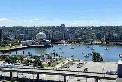 Image de Fifa Stay | Waterfront Condo near Bc Place