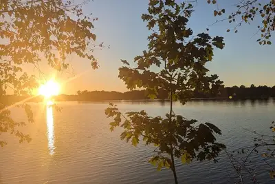 Image de Shady Rest #13 Lower Manor, 3br/2ba, Lakefront, Beach, Fishing, Relaxing, Fun!