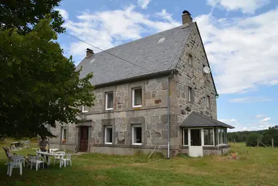 Image de Havre de paix au cœur du Sancy : Gîte authentique spacieux (6-14 pers, 5 ch. )