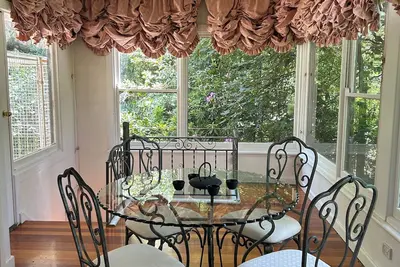 Image de The Sister Cottage in Kalorama