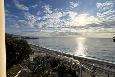 Image de Charming three-room beachfront apartment with sea view terrace