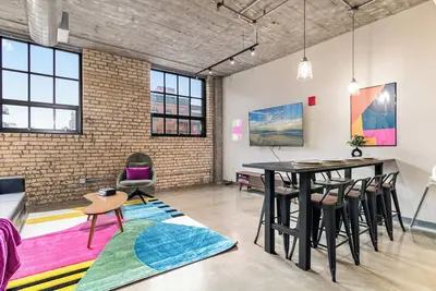 Image de Dt 2kbd 2ba Steps from Target Field+ Gym + Kitchen + Laundry