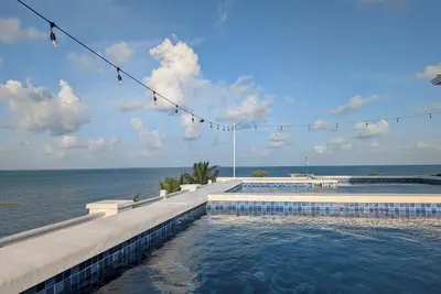 Image de South Beach Penthouse 3 with Private rooftop pool and outdoor kitchen
