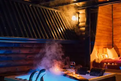 Image de 2+1 Private Pool-Luxury-Fireplace-Jacuzzi-Sheltered 5-person Bungalow in Uzunkum