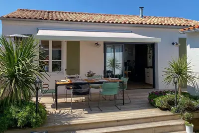 Image de Jolie maison décorée avec goût au cœur de Loix