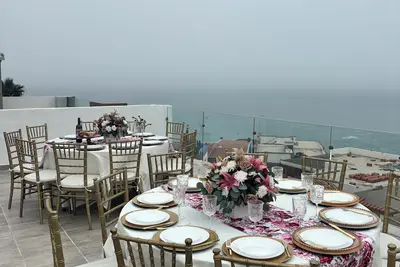 Image de Beautiful 4 story beach house with amazing rooftop located in  Tijuana-Rosarito.