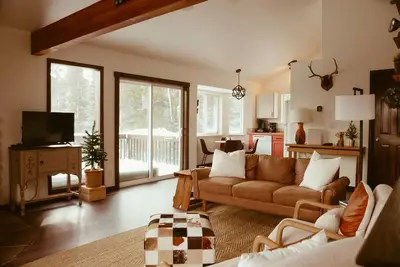 Image de The Perfect Getaway Cabin- Mt. Views- Wood Stove