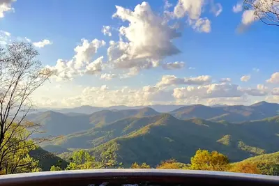 Image de Dual Peaks Gem $1m Sharp Views /Hot Tub & WiFi