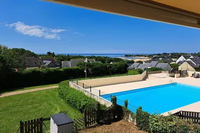 Appartement 'Échappée Belle' avec vue sur la mer, piscine partagée et Wi-Fi