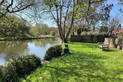 Image de Guildford Retreat: 4bd Riverside Escape and Garden