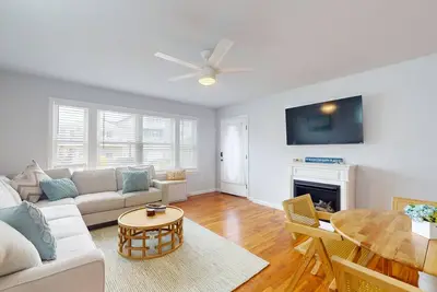 Image de Seawall Paradise Charming 2-bdrm newly renovated condo in beautiful Brigantine