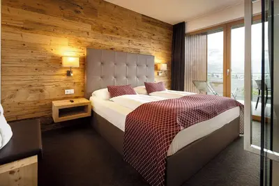 Image de Luxurious apartment on the sunny slopes of Merano. Pets allowed!