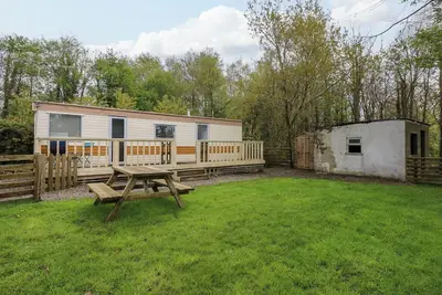 Image de Woodland Caravan, pet friendly, with a garden in Y Ffor