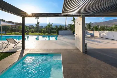 Image de Villa Ă Calatabiano avec 7 chambres Ă coucher, 14 couchages