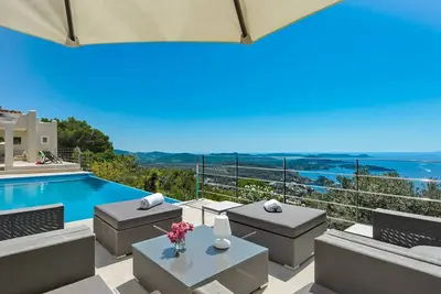 Image de Villa à San Jose avec 4 chambres à coucher, 8 couchages