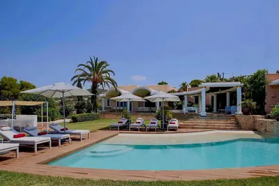 Image de Villa à San Jose avec 6 chambres à coucher, 13 couchages