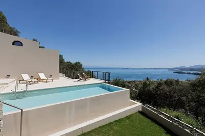 Villa à Corfou avec 3 chambres à coucher, 6 couchages