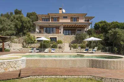 Image de Villa à Palma De Majorque avec 6 chambres à coucher, 12 couchages