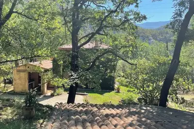 Image de Maison de campagne dans un site naturel boisé au sein d'un parc de 3 hectares