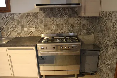 Image de gite au pied du château de Murol a proximité du lac chambon animaux acceptés