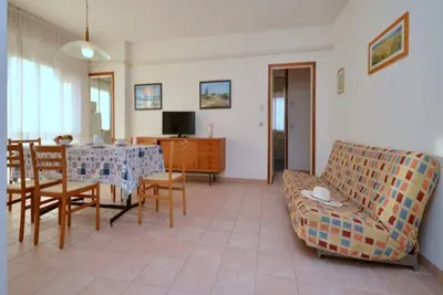 Image de Appartement en centre-ville à seulement 30 mètres de la plage