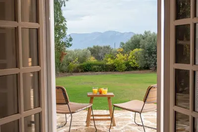 Image de special vacation home with Evia island landscapes. 5 min walk the beach