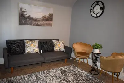 Image de Your Buffalo Hideaway- 2-bedroom with 2 comfy queen-size bed near Buf Airport