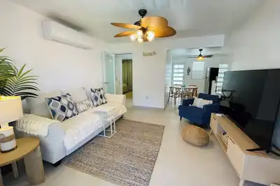 Image de Palms Villa - Newly renovated condo by the beach!