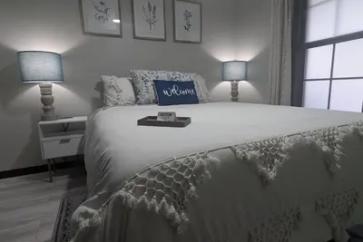 Image de 1br/1ba Walk-Out Basement W/Hot Tub Pet Friendly