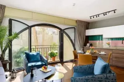 Image de Luxury Condo Complex, David Citadel