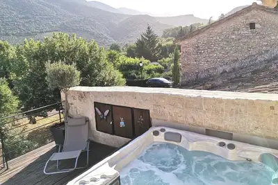 Image de Maison classée 3 * Grand spa- Vues- Gorges du Toulourenc en Provence authentique