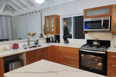 Image de Your Kingston stay with WiFi, Ac and more!