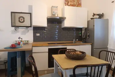 Image de Stylish loft with Wi-Fi and kitchen, opposite Metro Palermo Guadagna