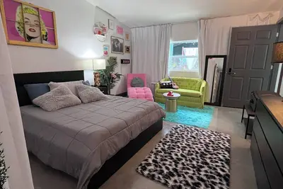 Image de Entire 3 Room Boutique Hotel with Pool and Hot Tub